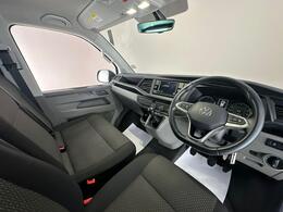 Volkswagen Transporter YR74XZU