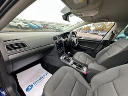 Volkswagen Golf VE69NKS