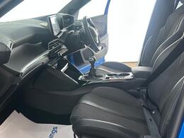 Peugeot 2008 KW72VUU