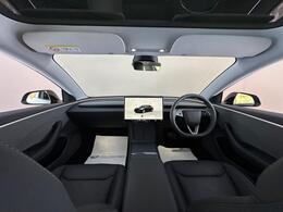 Tesla Model 3 LB74UKP