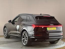 Audi e-tron YH71TLY
