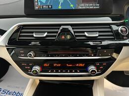 BMW 5 Series YK18JUW