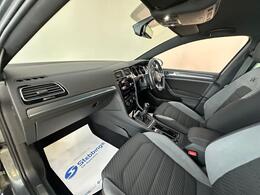Volkswagen Golf SM69RDY