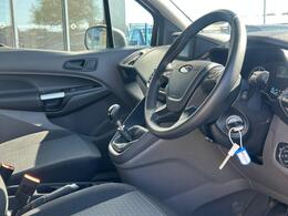 Ford Transit Connect YM22UNX