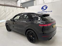 Porsche Cayenne SW69BKY