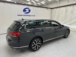 Volkswagen Passat YE70UZH