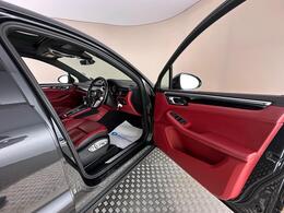 Porsche Macan AO20ZJJ