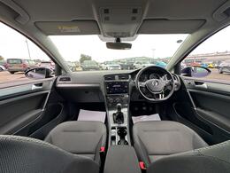 Volkswagen Golf VE69NKS