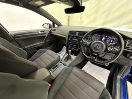 Volkswagen Golf YE70AZG