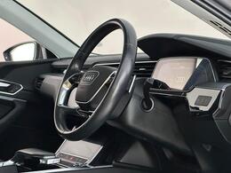 Audi e-tron NL70UPZ