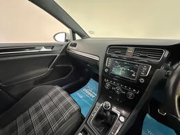 Volkswagen Golf DT66RVJ