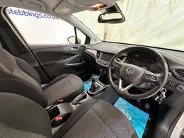 Vauxhall Crossland X DY68FNT