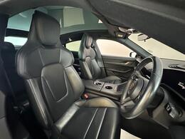 Porsche Taycan YY72RZZ