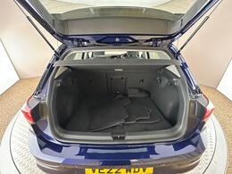 Volkswagen Golf VE22WDV