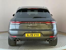 Porsche Macan AJ19VYM