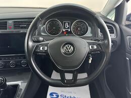 Volkswagen Golf VE69NKS