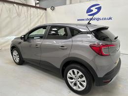 Renault Captur NL22YHZ