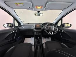 Peugeot 208 GN66YMF