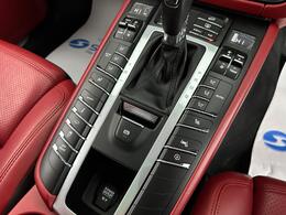 Porsche Macan AO20ZJJ