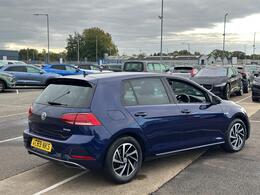 Volkswagen Golf VE69NKS