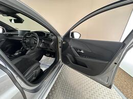 Peugeot E-208 EX71WCM