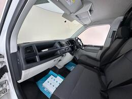 Volkswagen Transporter YW68UCP
