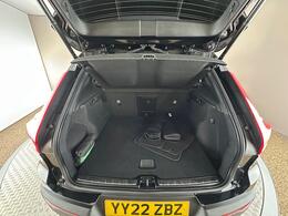 Volvo XC40 YY22ZBZ