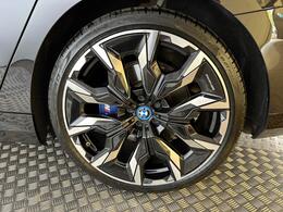 BMW i5 AO25HRK