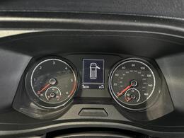 Volkswagen Transporter YR74XZU