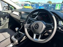 Renault Captur NL22YHZ