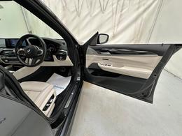BMW 6 Series Gran Turismo YD68SYZ