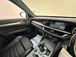 Alfa Romeo Stelvio AO70YYE