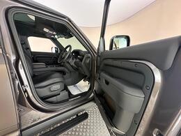Land Rover Defender 110 FY25UTL