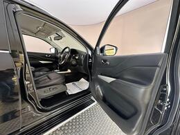 Nissan Navara WJ68YNW