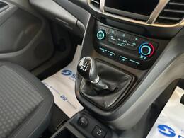 Ford Transit Connect YM22UNX