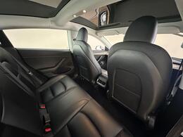 Tesla Model 3 AF72UXG