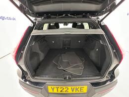 Volvo XC40 YT22VKE