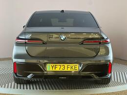 BMW i7 YF73FKE
