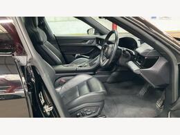 Porsche Taycan YY72RZZ