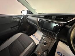 Toyota Auris LX17KXH