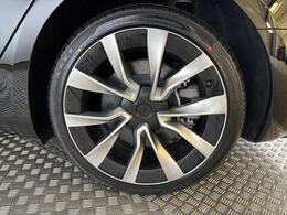 Tesla Model 3 LB74UKP