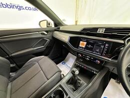 Audi Q3 ST21LJF