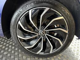 Volkswagen Golf VE22WDV