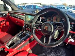 Porsche Macan AO20ZJJ