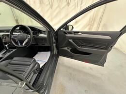 Volkswagen Passat YE70UZH