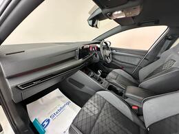 Volkswagen Golf VU22JYZ