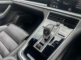 Porsche Panamera VU67KYG