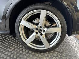 Audi SQ5 AE19UUX