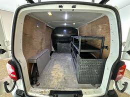Volkswagen Transporter YW68UCP