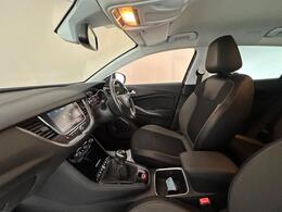 Vauxhall Grandland X DY68ZWW